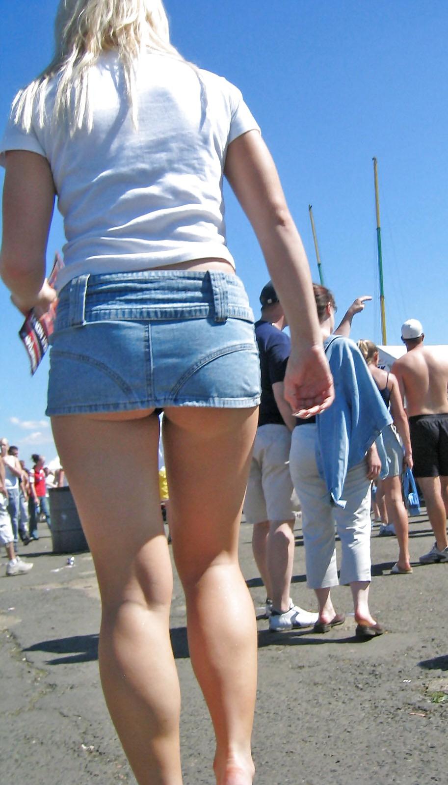 18P Sluts in miniskirt