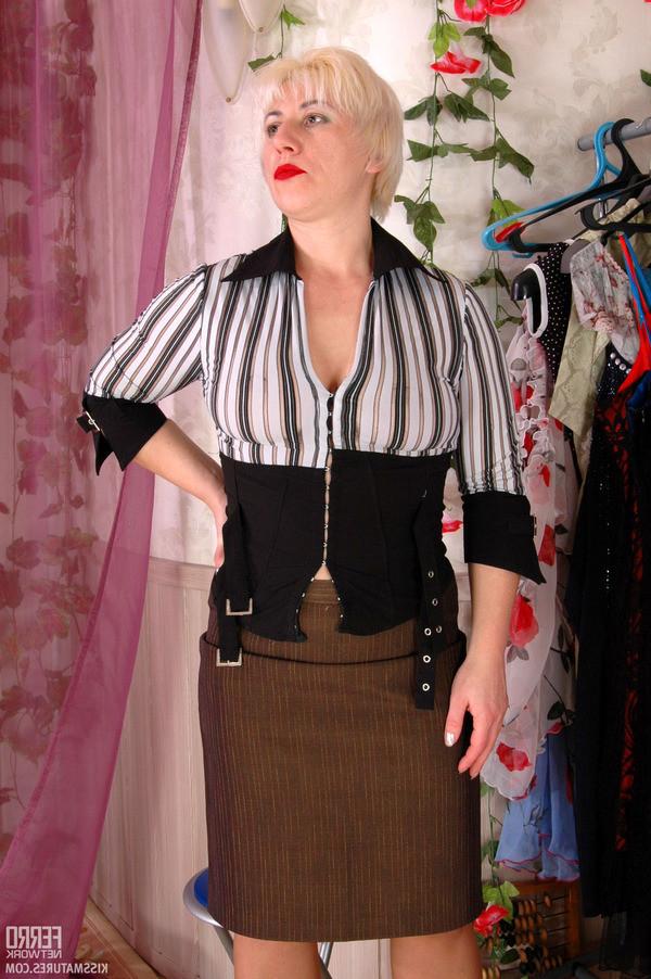 13P Curious coed learning every dirty trick of sophisticated lesbian teacher