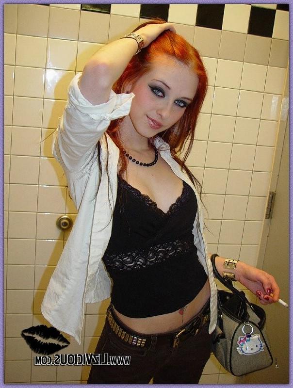 16P Stripping in the bathroom