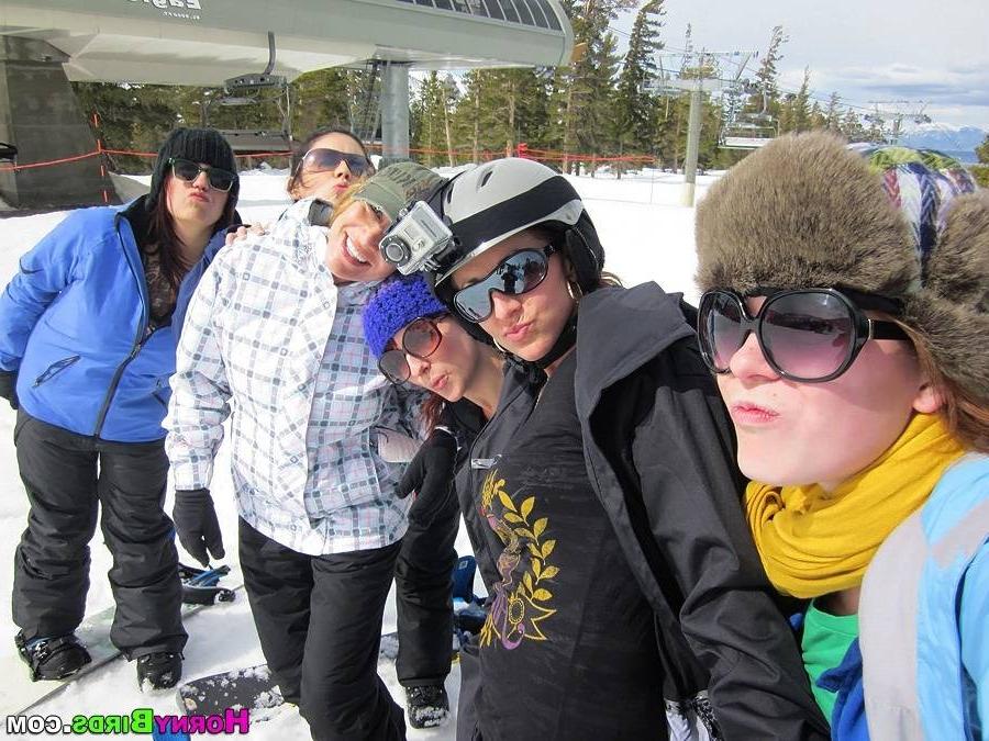 15P Sexy girl weekend in cold snow showing everthing