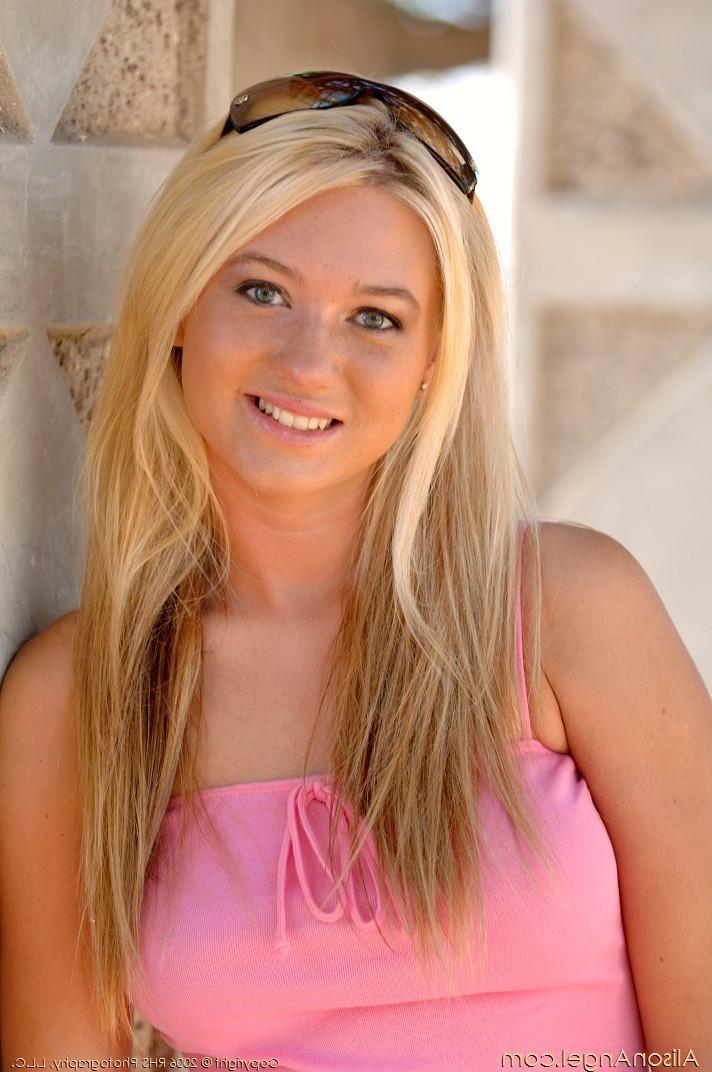 16P Heavenly Gorgeous Blonde Alison Angel Naked