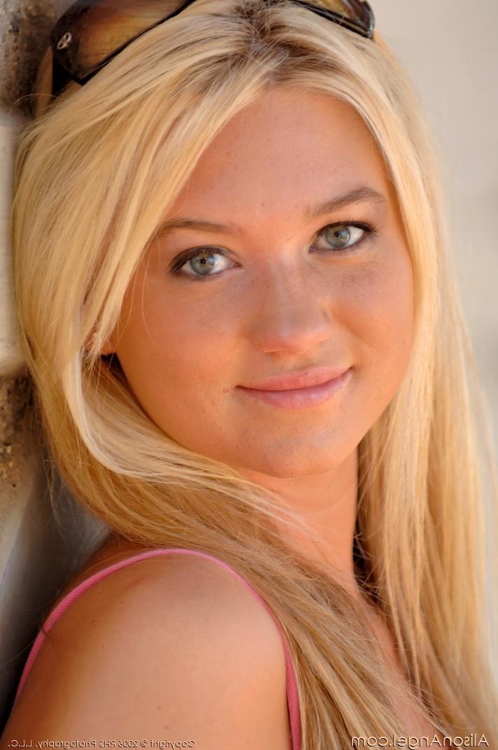 16P Heavenly Gorgeous Blonde Alison Angel Naked