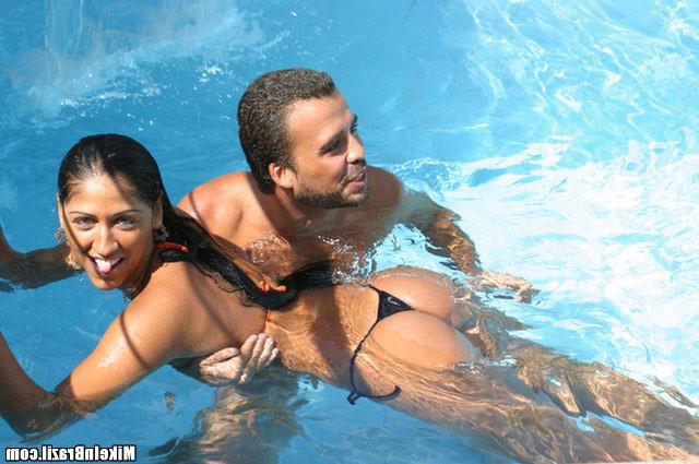 9P Hot dark brazilian getting cum right in her mouth