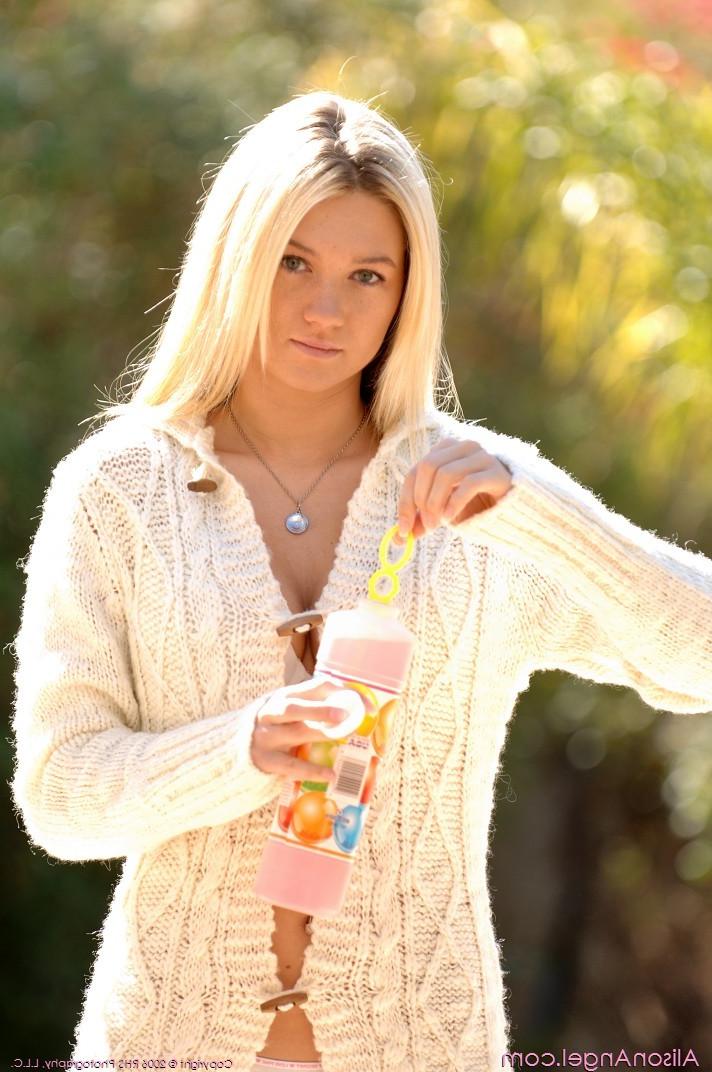 16P Heavenly Gorgeous Blonde Alison Angel Naked