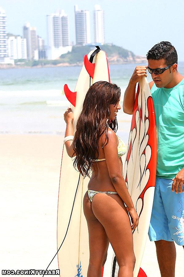 15P Smooth skin brazilian babe amanda gets fucked hard in this poolside party pics