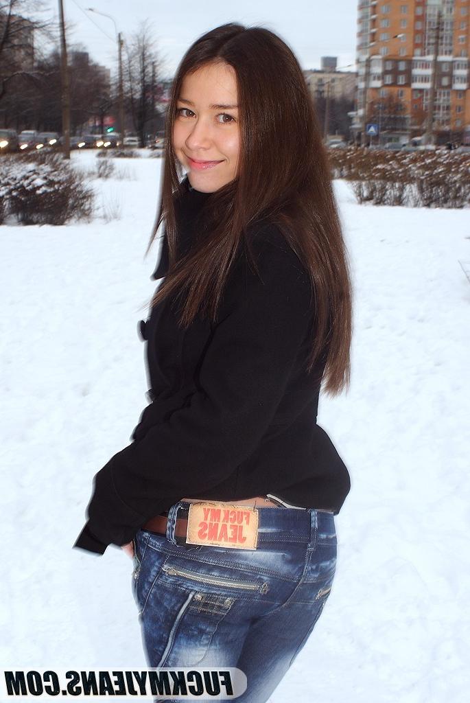 18P Naughty teen in blue jeans gets on her knees to suck off big dick