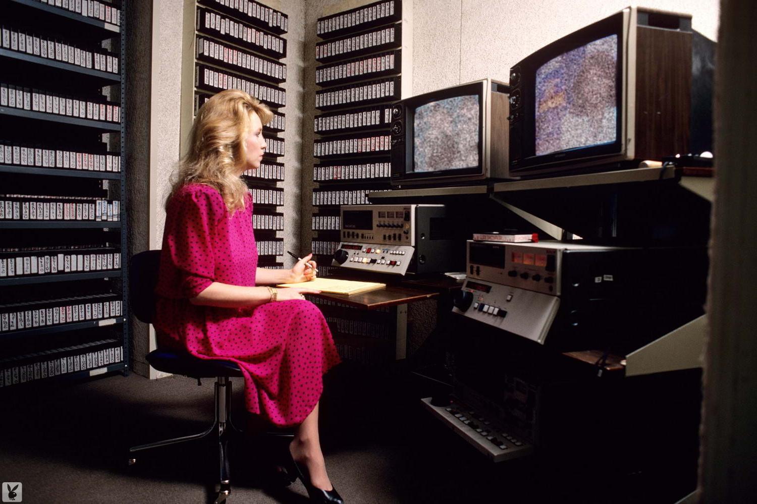 19P TV News Knockout from Play boy fetures