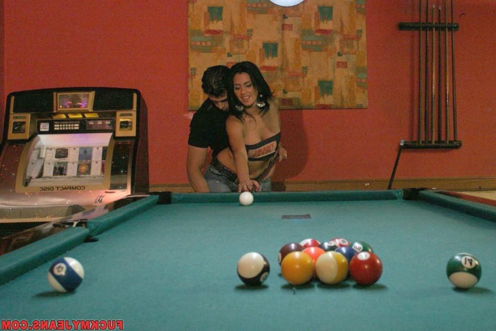 15P Dark haired hottie in tight blue jeans deep throats fat and juicy rod