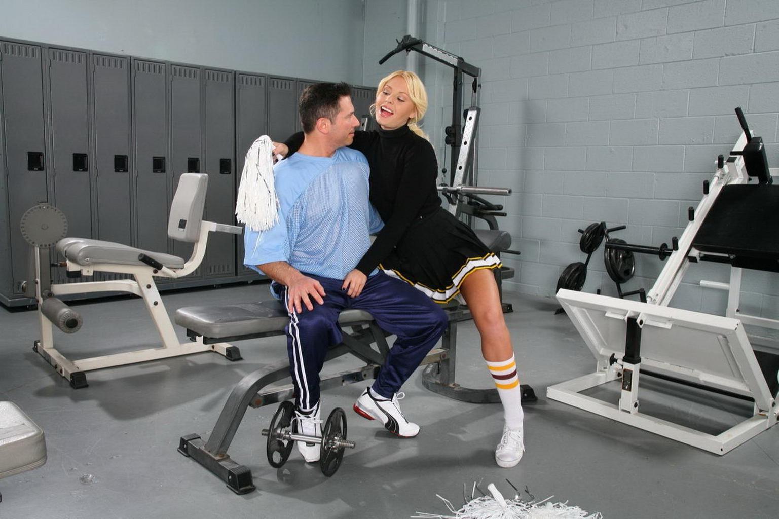 20P Finebod blonde cheerleader getting some action