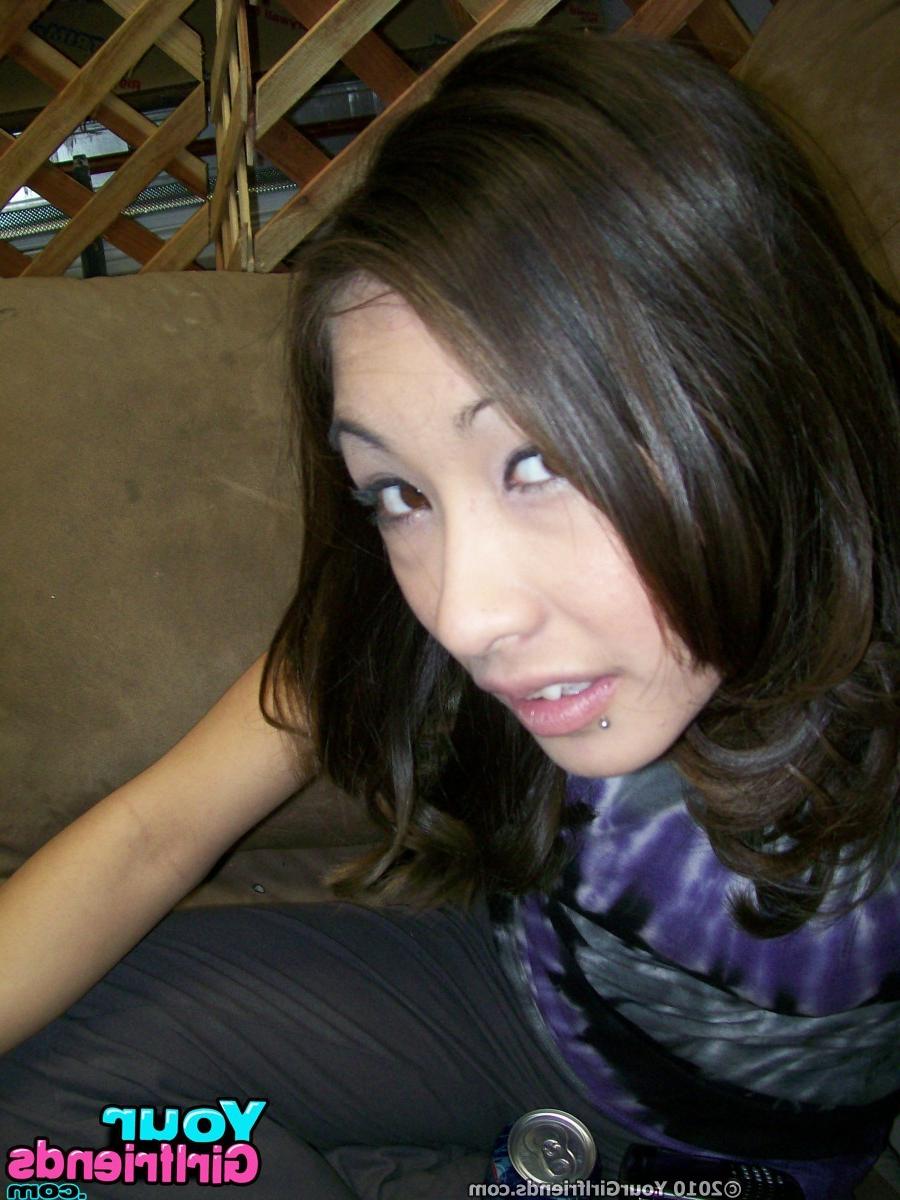 15P Amateur girlfriends posing