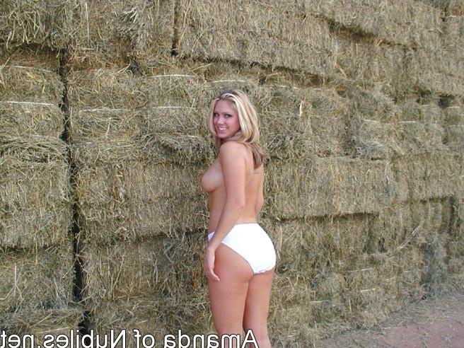 10P Long haired blonde teen posing nude outdoors