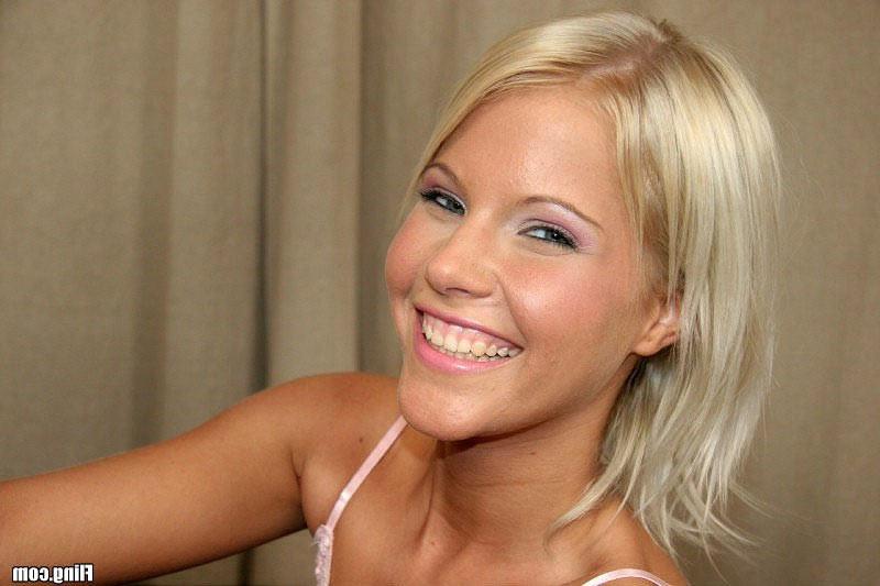 15P This cute blonde is gettin her tight pussy stretched out in these hot pics