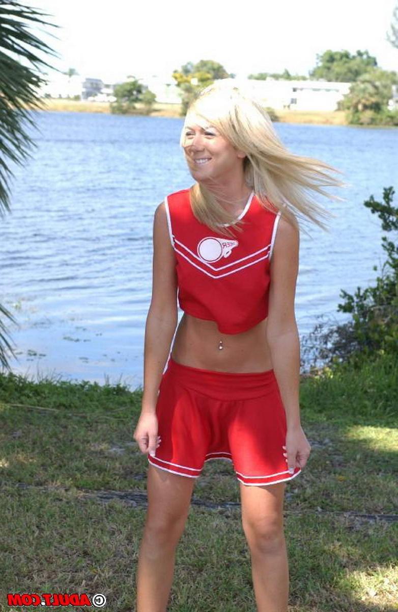 20P Good time with a hot blonde cheerleader