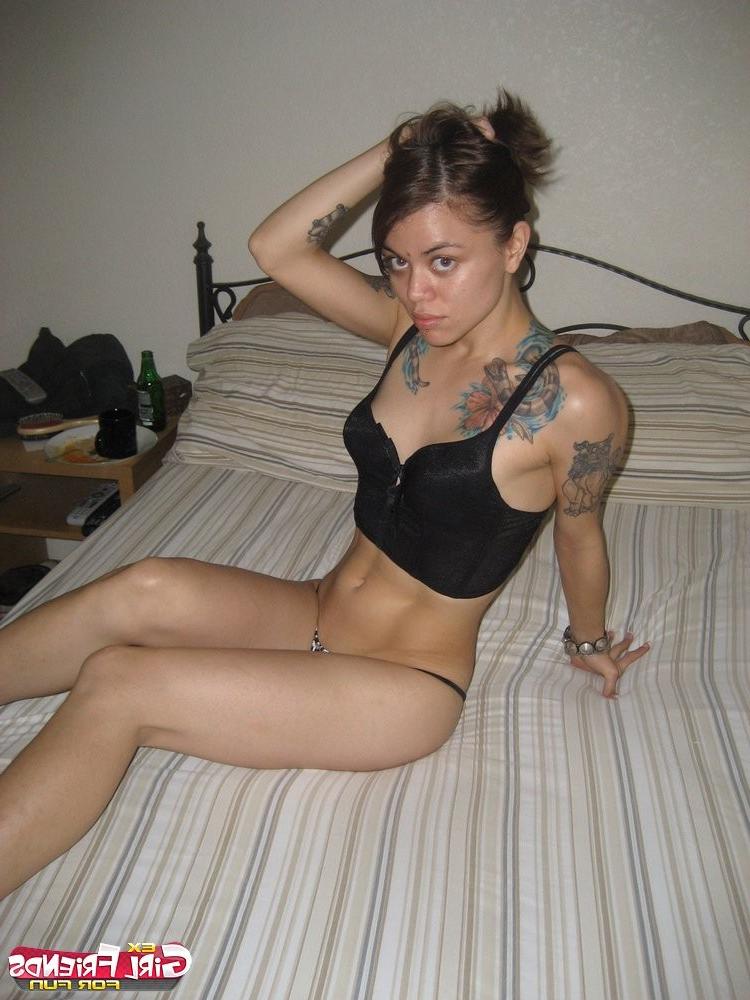 15P Tattooed brunette exgirlfriend hoe Jazmine stripping and showing