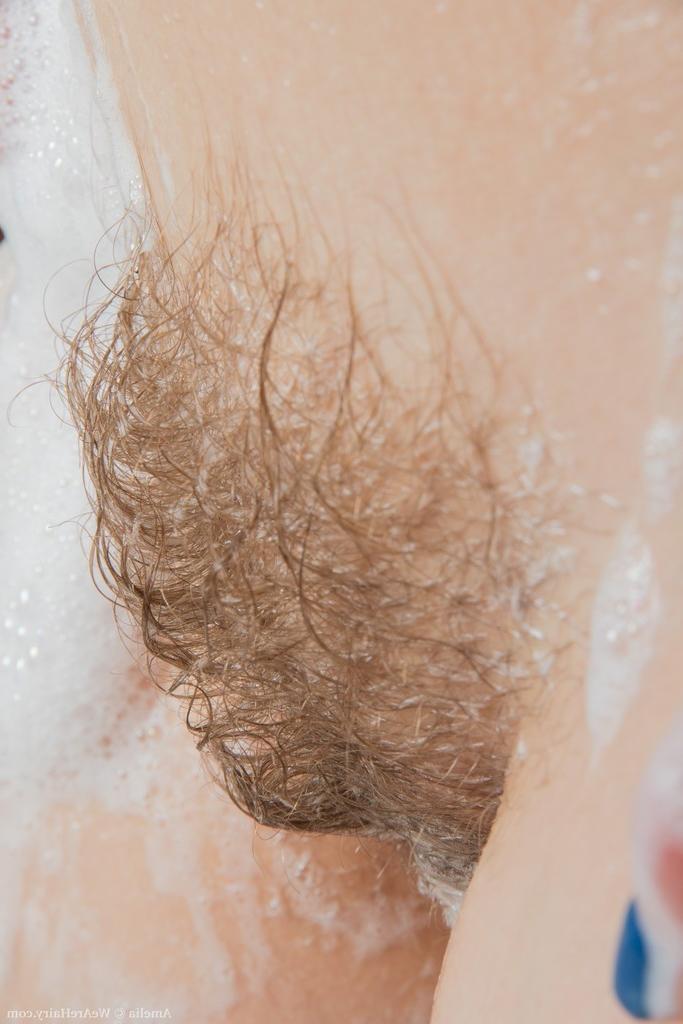 15P Amelia takes a sexy and soapy bath