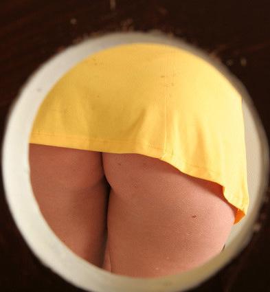 16P Sophie Dee Bathroom Glory Hole Cock Sucking