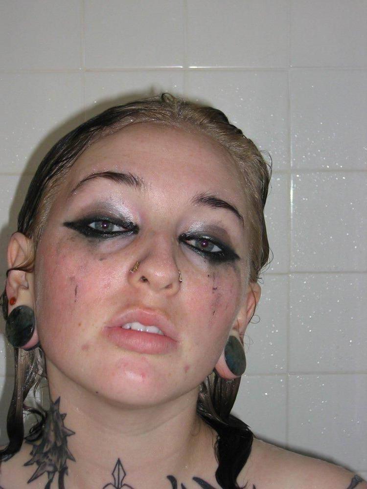 13P Extreme tattoo and piercing