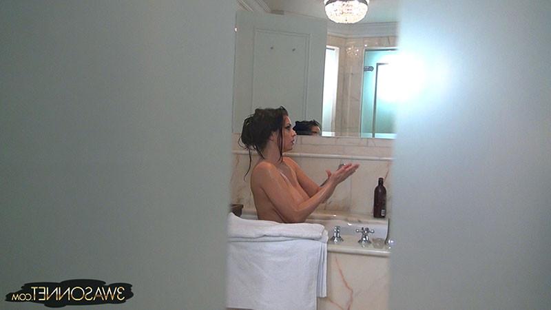 14P Ewa Sonnet  cam hidden in bathroom