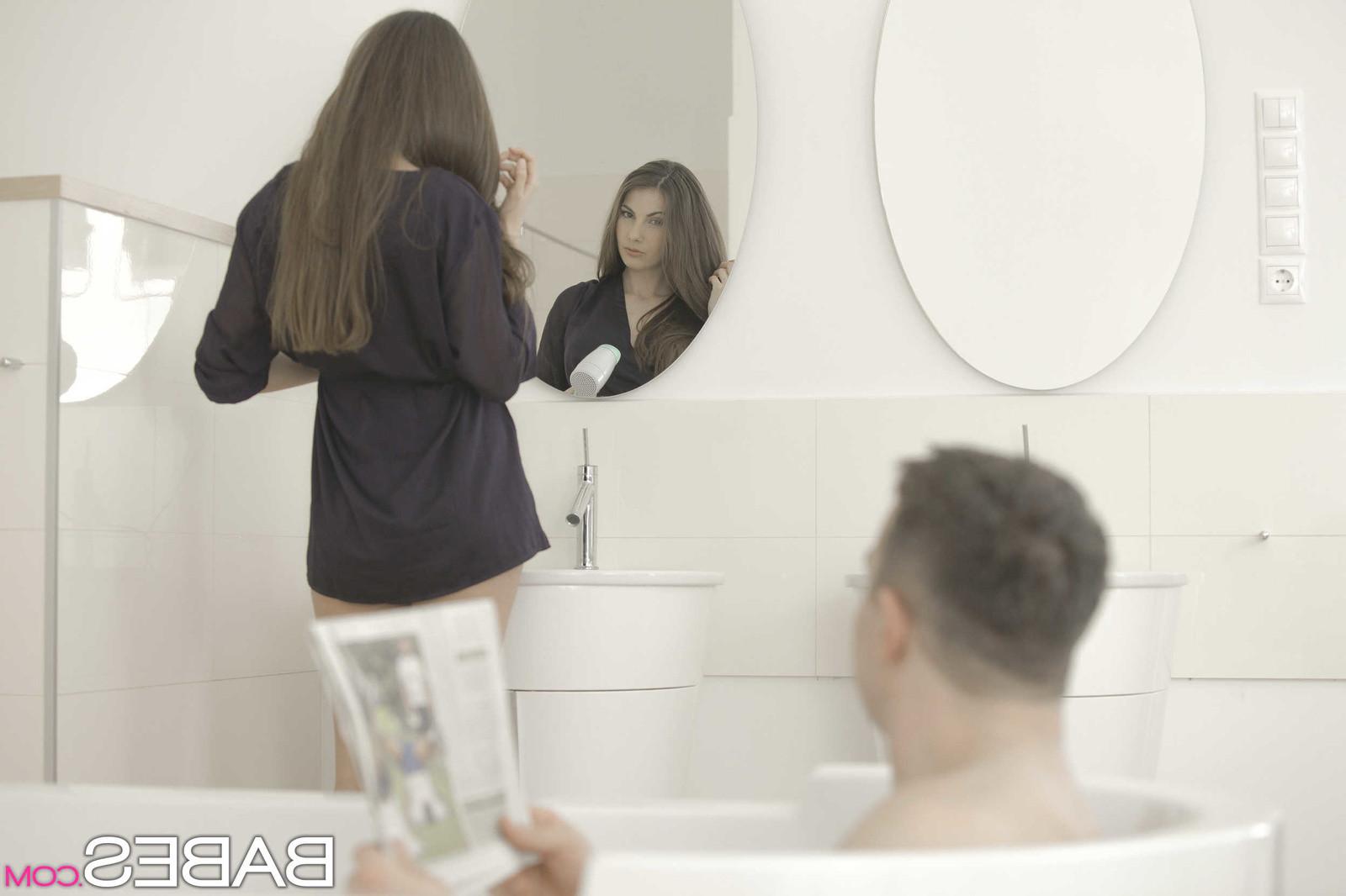 15P Curvy brunette babe Connie Carter in hardcore erotica