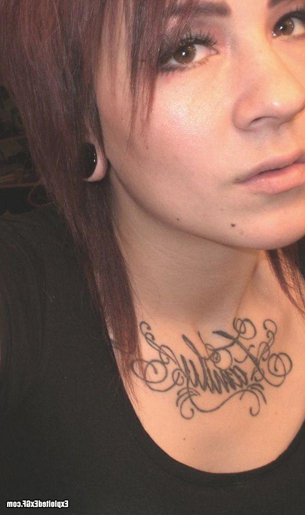 15P Amateur girl with lots of tattos posing