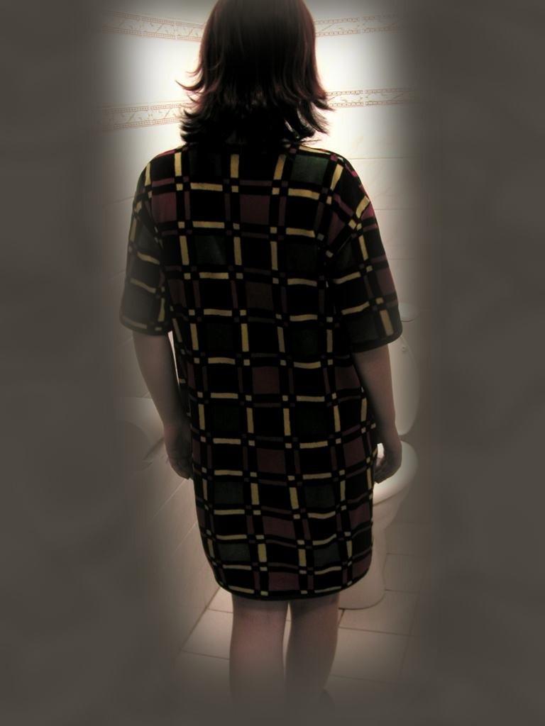 16P Voyeur peeks at sleepy babe caught taking a morning leak