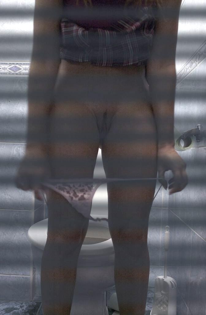 16P Voyeur peeks at cute blonde caught peeing on toilet spy cam