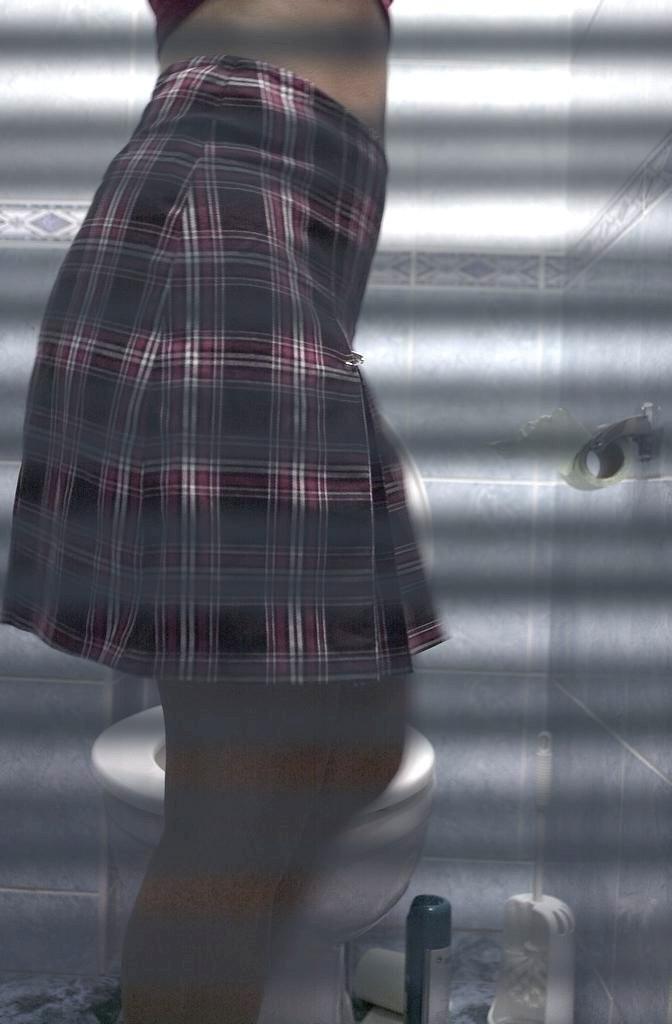 16P Voyeur peeks at cute blonde caught peeing on toilet spy cam