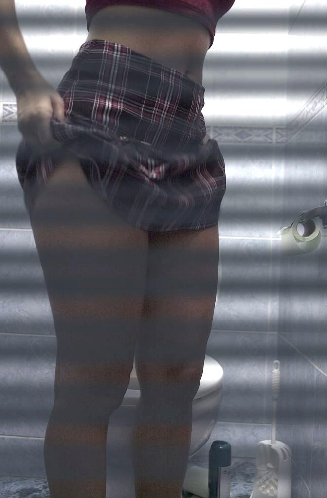 16P Voyeur peeks at cute blonde caught peeing on toilet spy cam