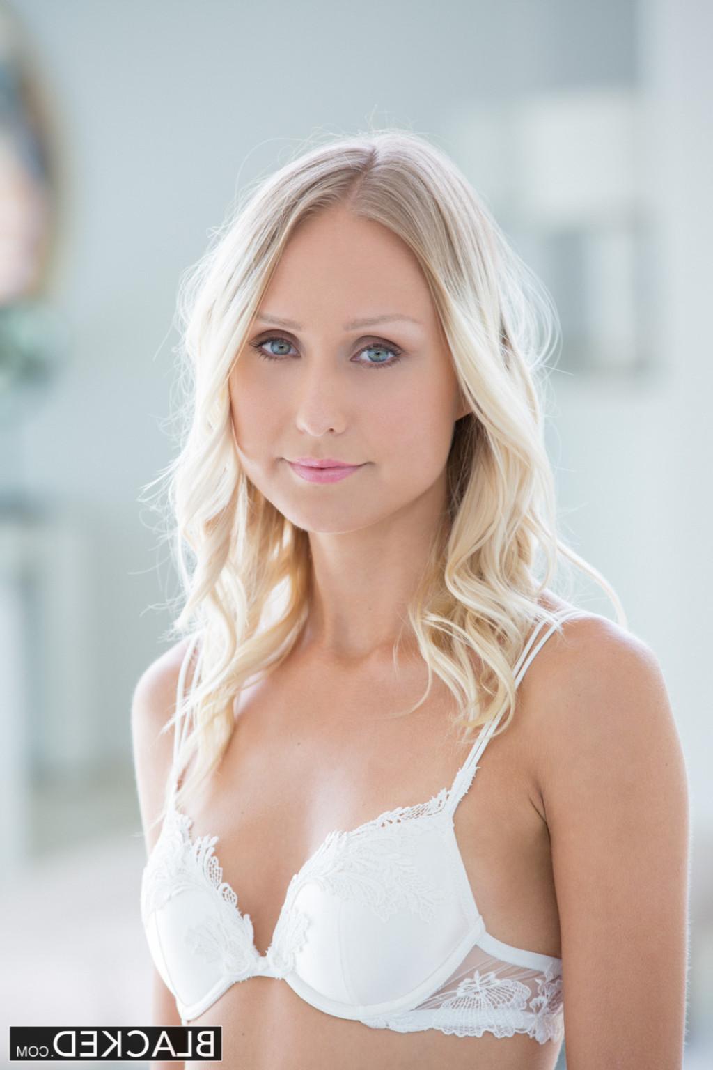 15P Petite Blonde Cheats with BBC