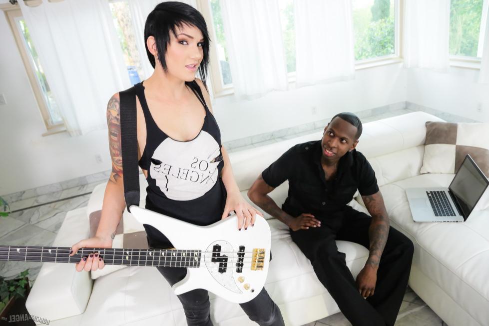 15P Emo Slut Nikki Hearts fucked by a BBC