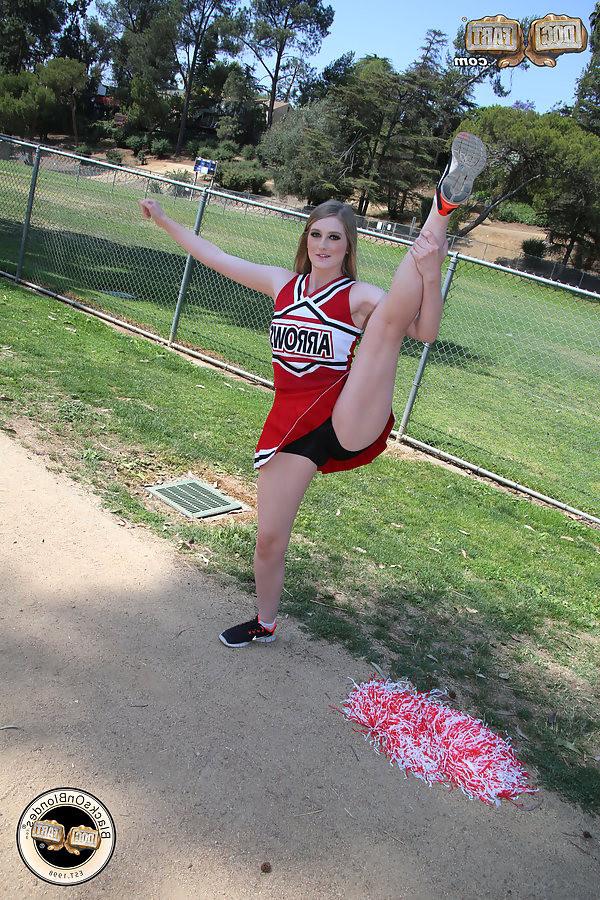 12P Summer Carter fucks in her cheerleader dress