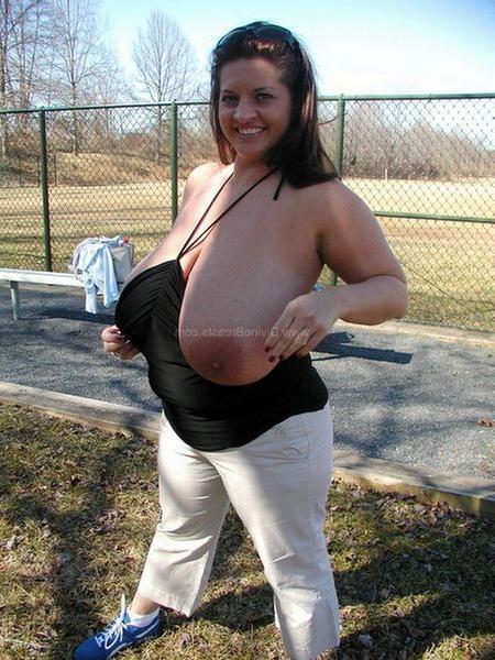 15P Big Boobs Girl Outside