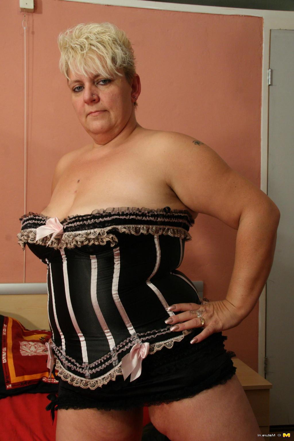 14P Naughty blonde mama playing with her toy