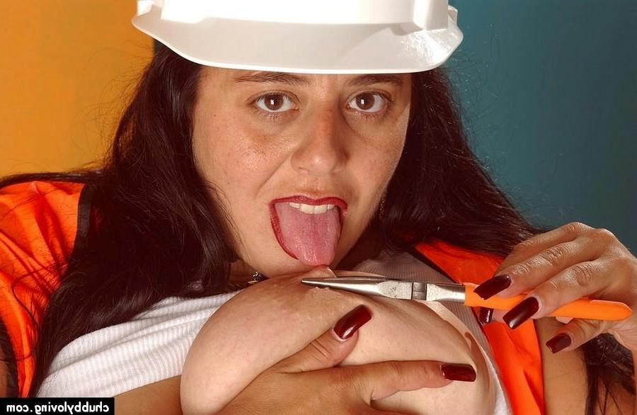 16P Fat mature in builder uniform Tanya Tung pleasing hairy pussy