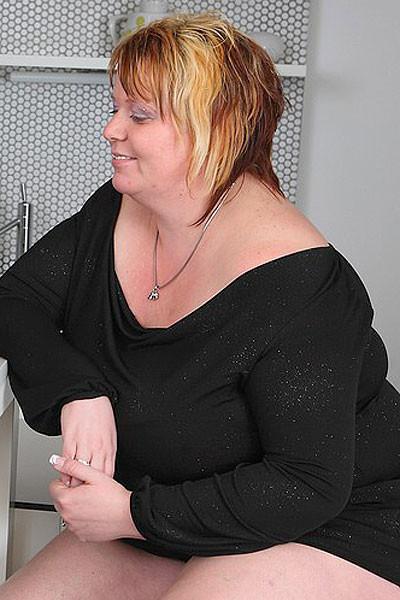 12P He leaves his sexy GF to go home with this bodacious fat girl and have sex in he