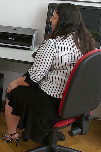12P She was working on her computer when he came in and now she gets fucked in fat p