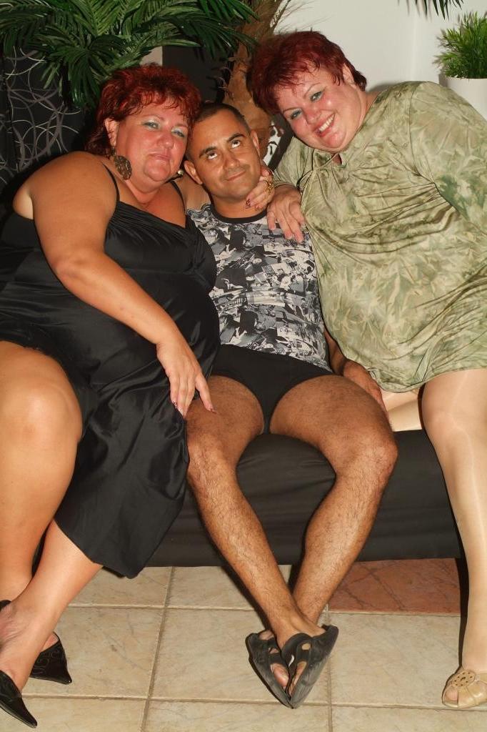 12P Fat matures Louise and Mindy play with each others pussies while getting fucked 