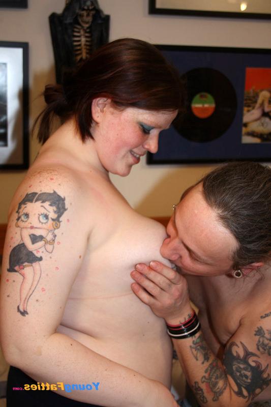 12P Tattoed fat slut getting naked and sucking a cock
