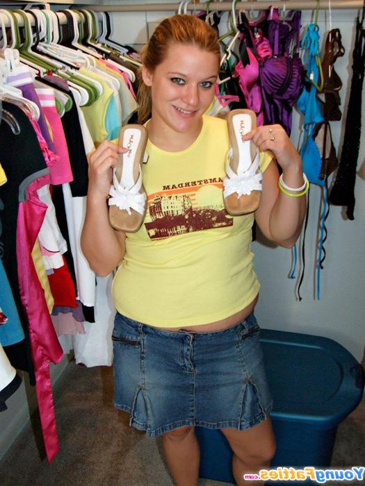 12P Fat young beauty flashes her panties and knockers