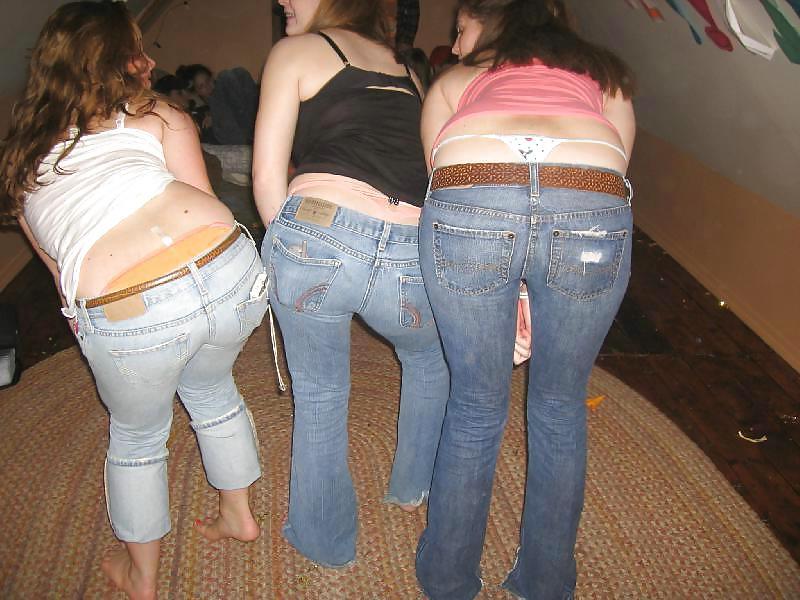 25P Queens in jeans LXXXVII - Hand- and Blowjobs
