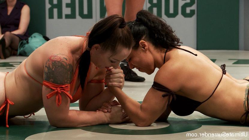 15P Mistress Kara &amp;amp; Isamar Gutierrez hog mat time for the 1 round!!