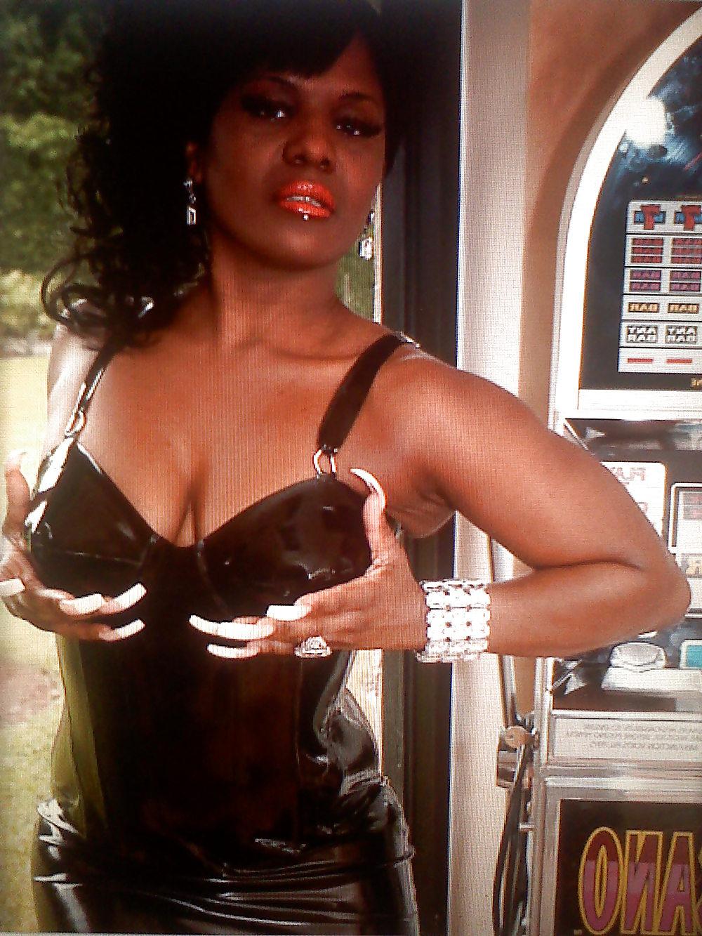 7P Mistress erotica