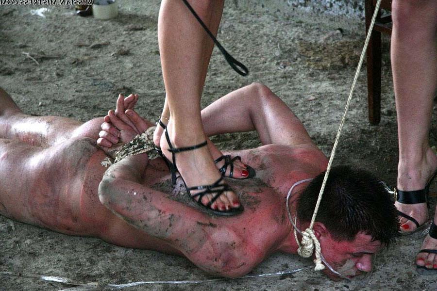 16P These ladies will trample the bastard into hell on this abandoned farm