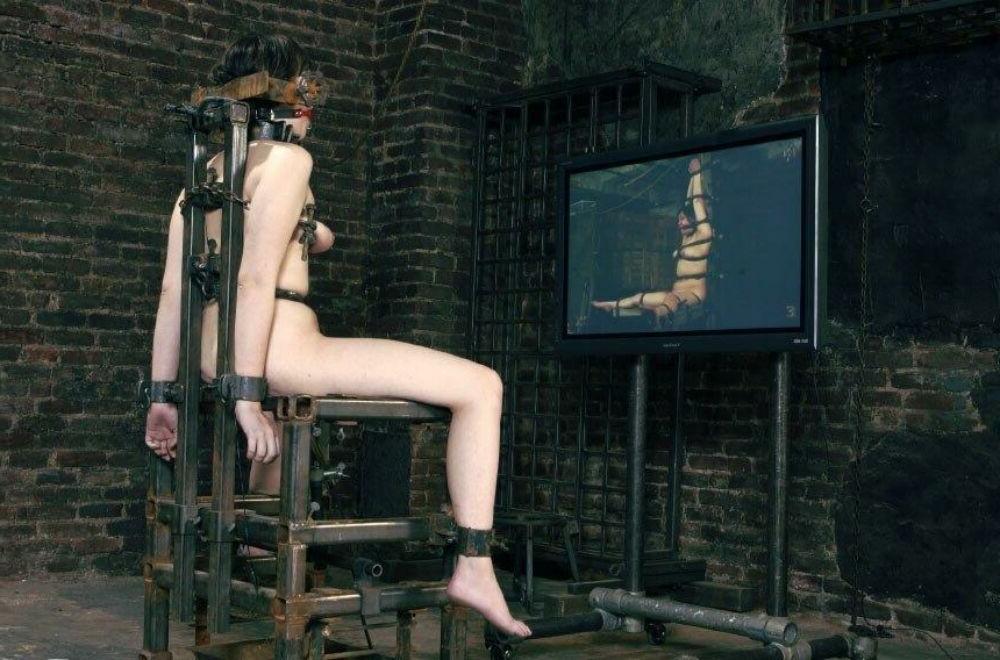 18P Kinky girlfriends get tied up and fucked gallery 17