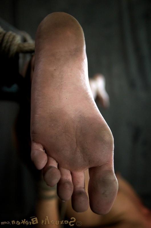 16P Wenona is a former runway model, gymnast and college athlete. Now she is a fresh