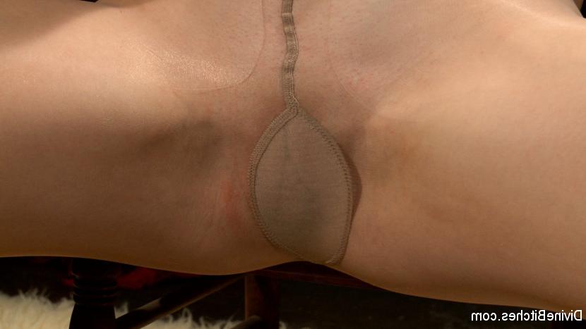 15P Settle in your place at the foot of Mistress Lorelei Lee and prove you deserve a