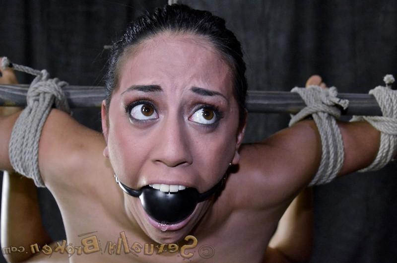 16P We promised to bring you the hottest girls on the internet being Sexually Broke