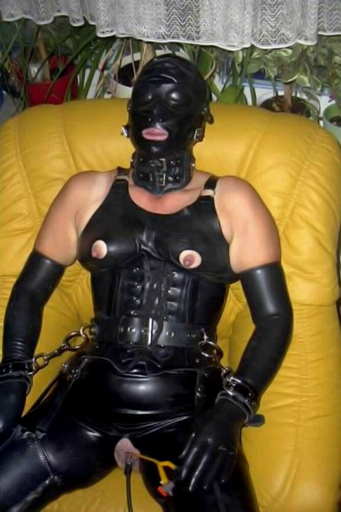 15P Kinky girlfriends tied up and fucked gallery 2