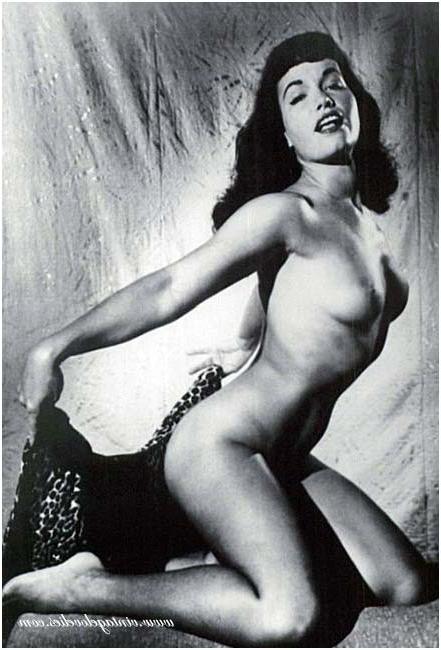 16P Pretty pinup star Bettie Page posing naked in the fifties