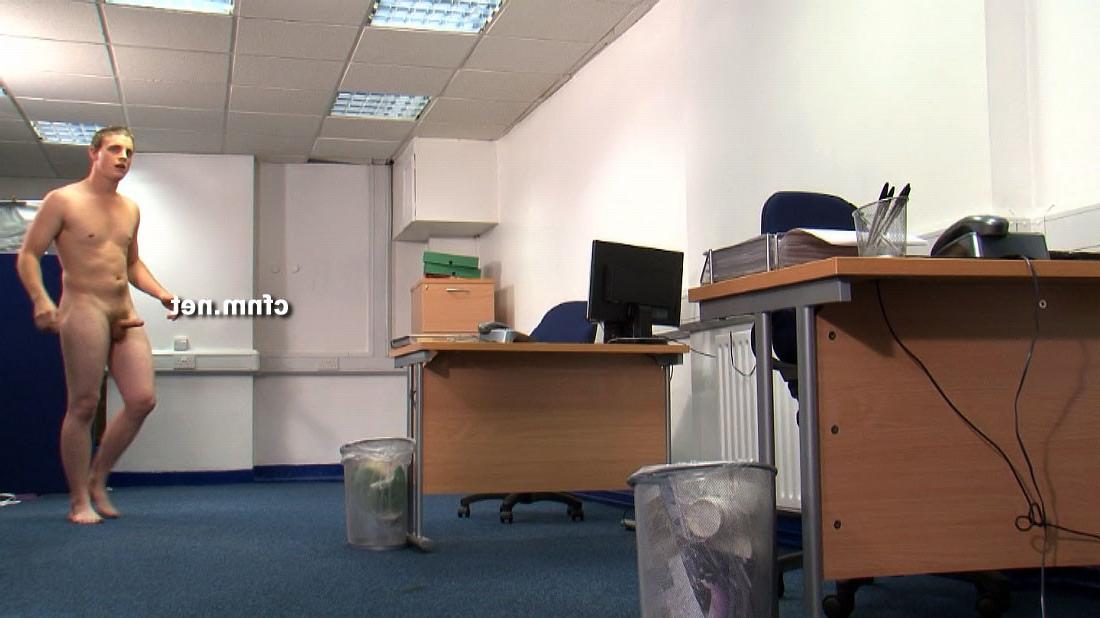 10P Female colleagues planning a surprise birthday party